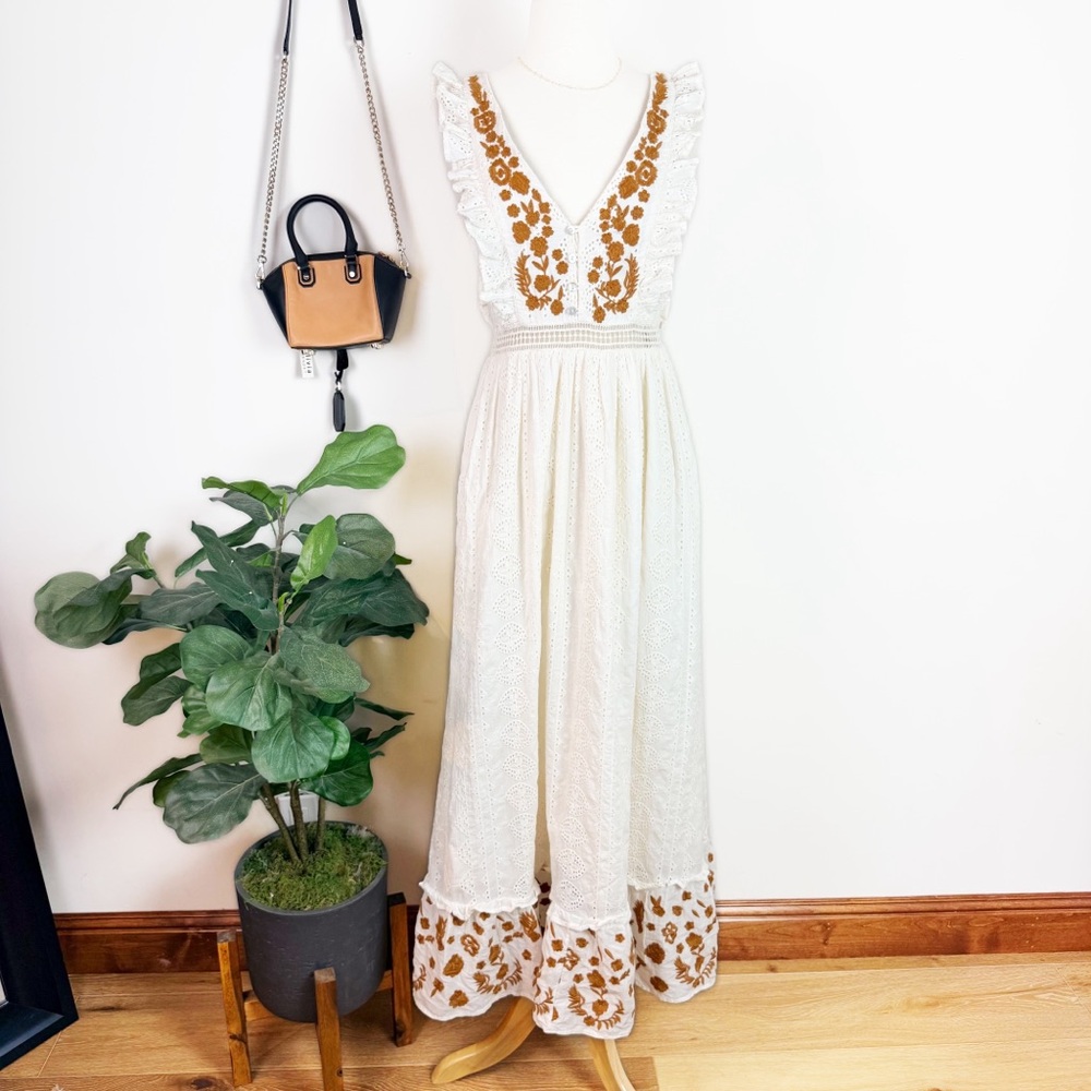 💋Anthropologie Cream and golden light brown embroidered eyelet Maxi Dress. XS - Picture 6 of 15